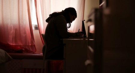 İnterneti, kompüteri, smartfonu olmayanlar neyləsinlər? - Onlayn dərslərə h ...