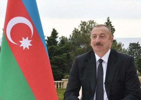 Prezident informasiya cəbhəsində tək döyüşür - TƏHLİL