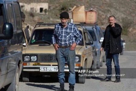 Ermənilər Kəlbəcərdən zırıldayaraq çıxır - Bəs nə gözləyirdilər?