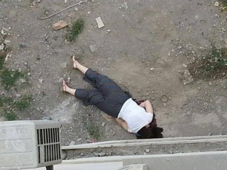 Bakıda 8 yaşlı qız özünü binadan atdı: Atası evə sərxoş gəldi... - TƏFƏRRÜA ...
