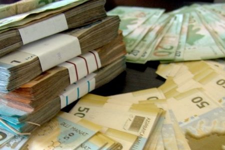 Naxçıvanın tanınmış məmurunun 230 minini ələ keçirən şəxs deputatın qardaşını da aldadıbmış - TƏFƏRRÜAT
