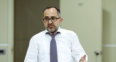 “Kitab oxumamaları bir tərəfə, Avropaya bu qədər gedib-gəlirlər...” - Əkrəm ...