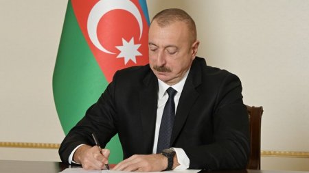 Prezident 3 nəfərə general-mayor rütbəsi verdi (SƏRƏNCAM)