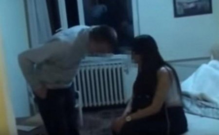 “Dedim, yataq otağımız görünür” – Gənc oğlan sosial şəbəkədə tanış olduğu qızla...