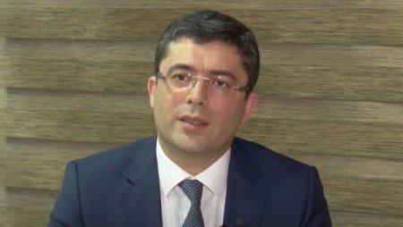 Əhməd İsmayılovun vahid kart siyasəti-REPLİKA