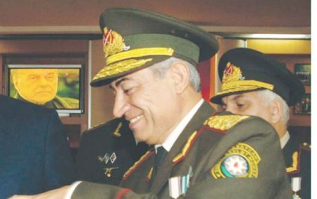 Vaqif Axundov əmlakını satdı: 1 milyon 200 minə - Bu günlərdə bacısı oğlu h ...